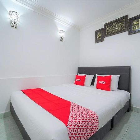 Oyo 89850 Mutiara Motel Kuah Εξωτερικό φωτογραφία