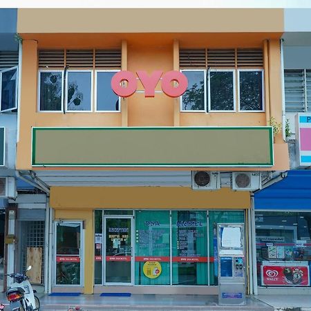 Oyo 89850 Mutiara Motel Kuah Εξωτερικό φωτογραφία
