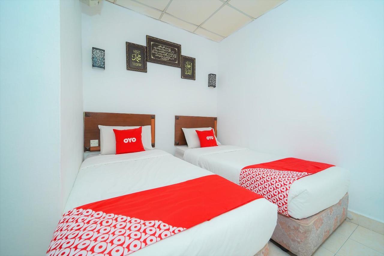 Oyo 89850 Mutiara Motel Kuah Εξωτερικό φωτογραφία