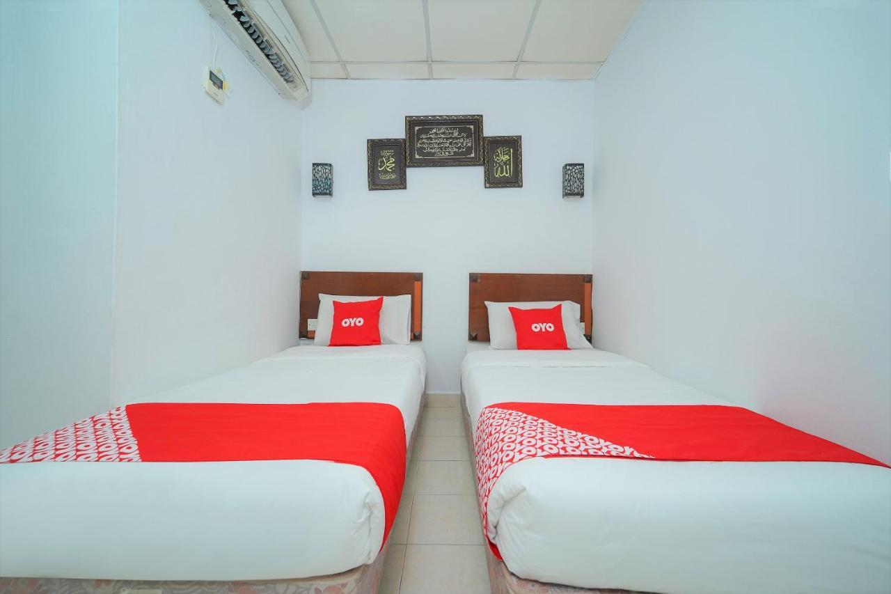 Oyo 89850 Mutiara Motel Kuah Εξωτερικό φωτογραφία