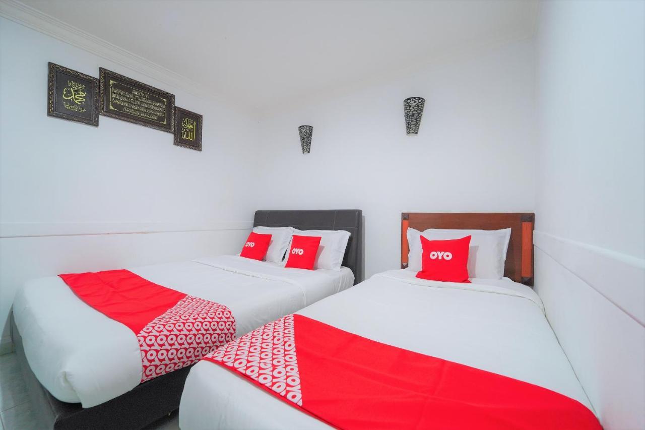 Oyo 89850 Mutiara Motel Kuah Εξωτερικό φωτογραφία