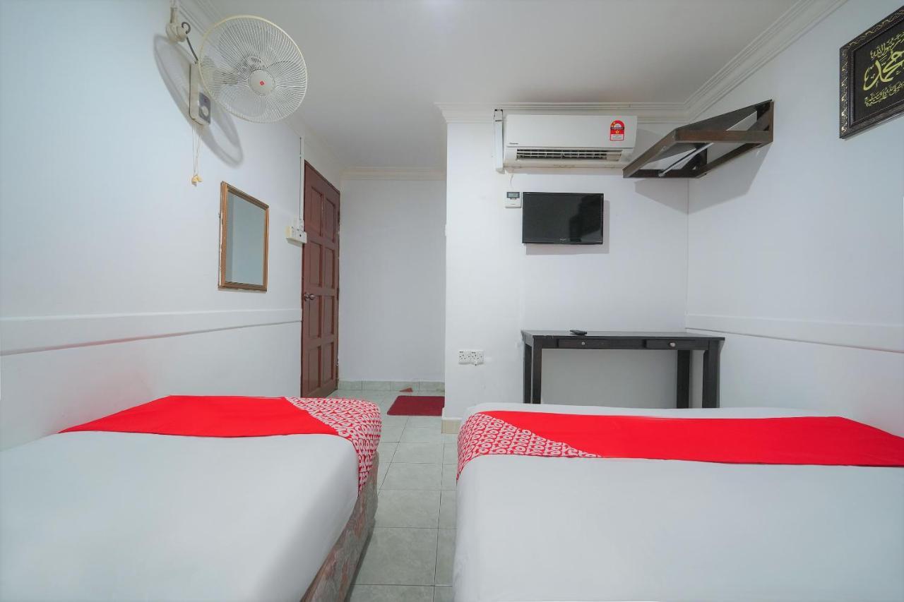 Oyo 89850 Mutiara Motel Kuah Εξωτερικό φωτογραφία