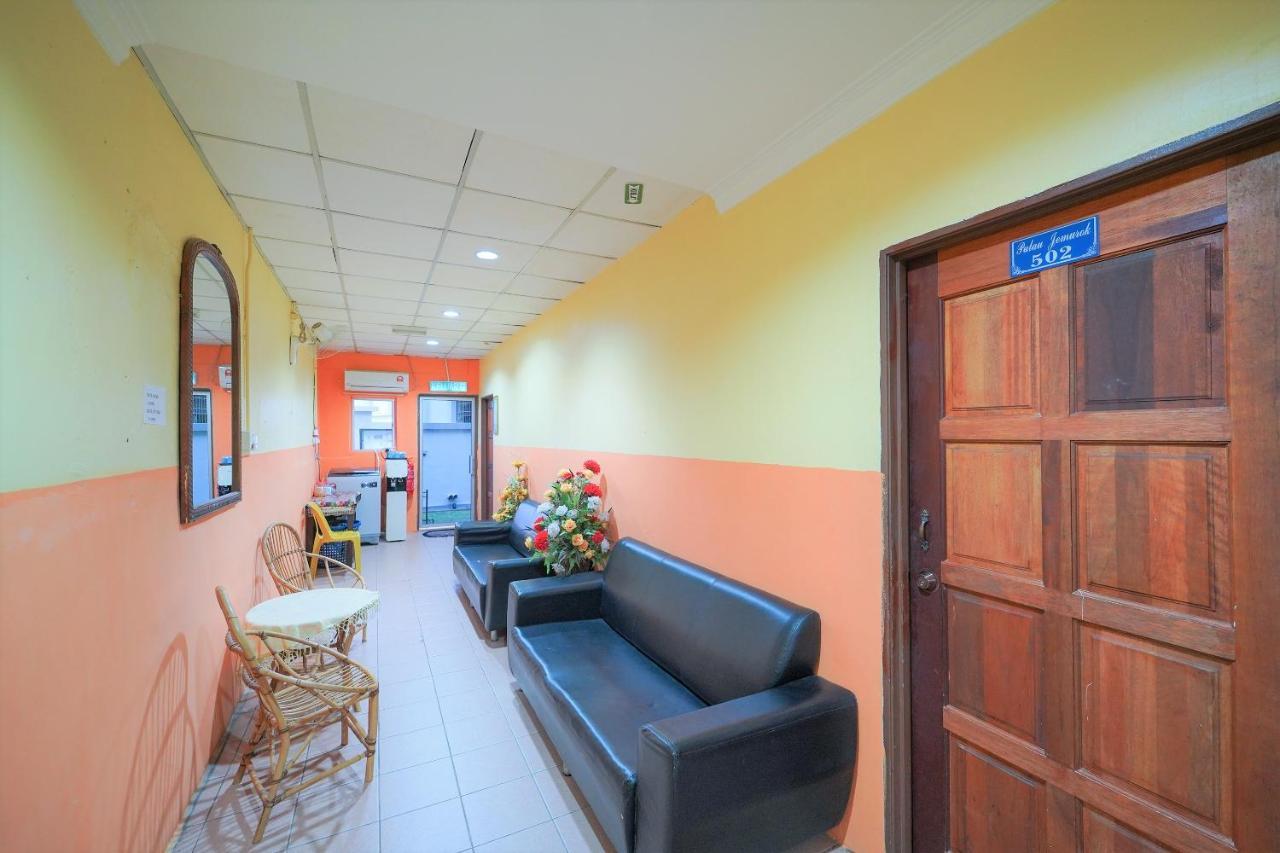 Oyo 89850 Mutiara Motel Kuah Εξωτερικό φωτογραφία